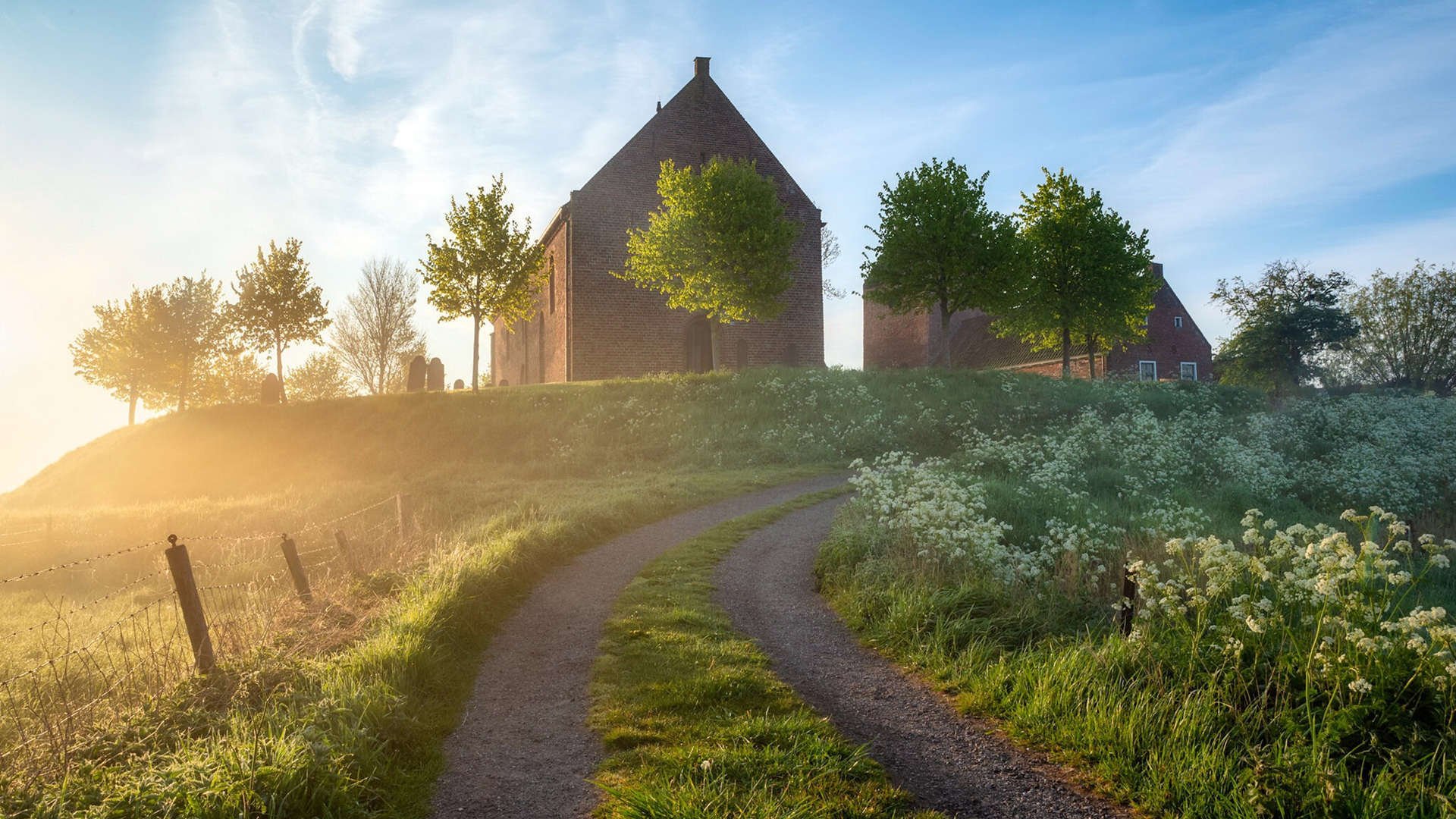 开云中国-五大联赛是否鼓励中卫持球前插制造中场压力释放，五大联赛最强中场
